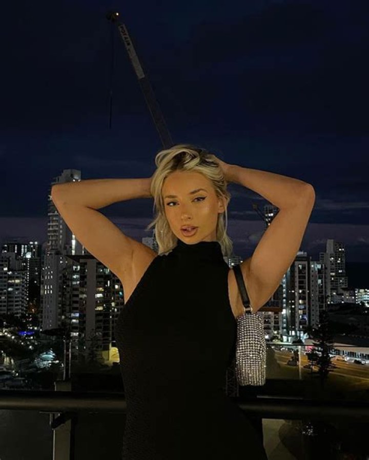 Discover The Enchanting World Of Avalon Nadfalusi's Content!
